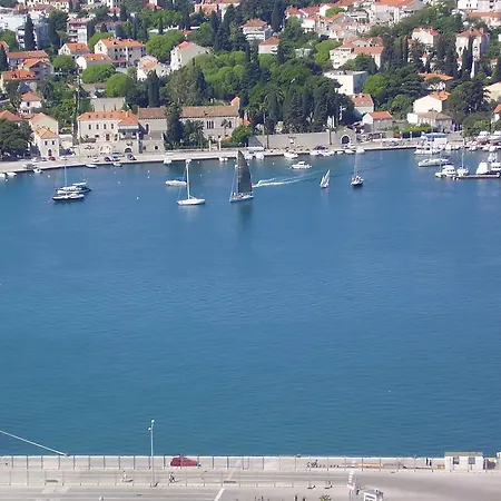 Nikol Apartman