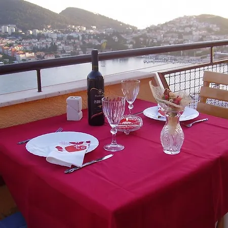 Nikol Apartman *