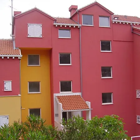 Nikol Apartman