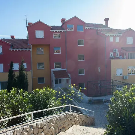 Nikol Apartman *